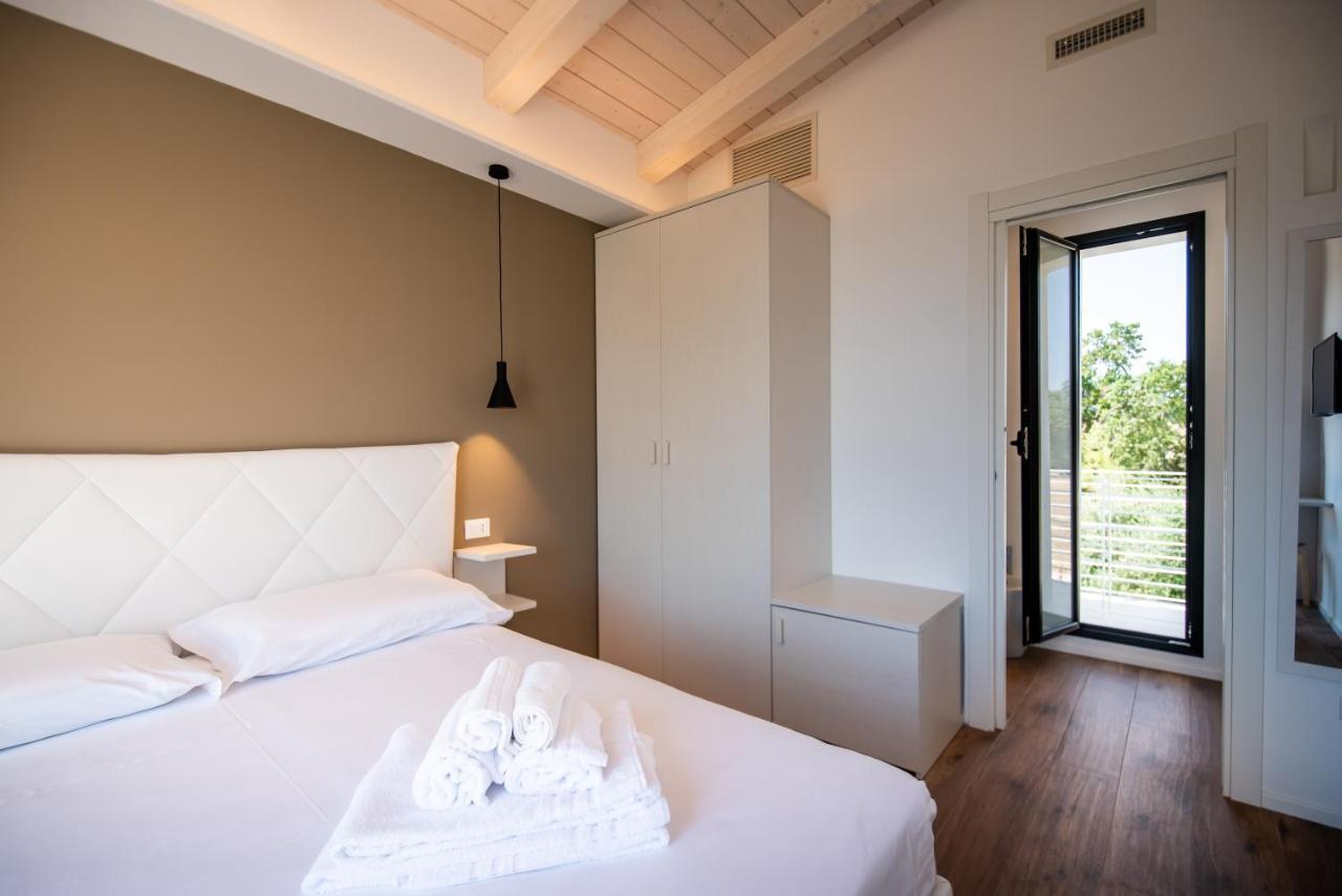 לינה וארוחת בוקר נומאנה La Perla Relais מראה חיצוני תמונה