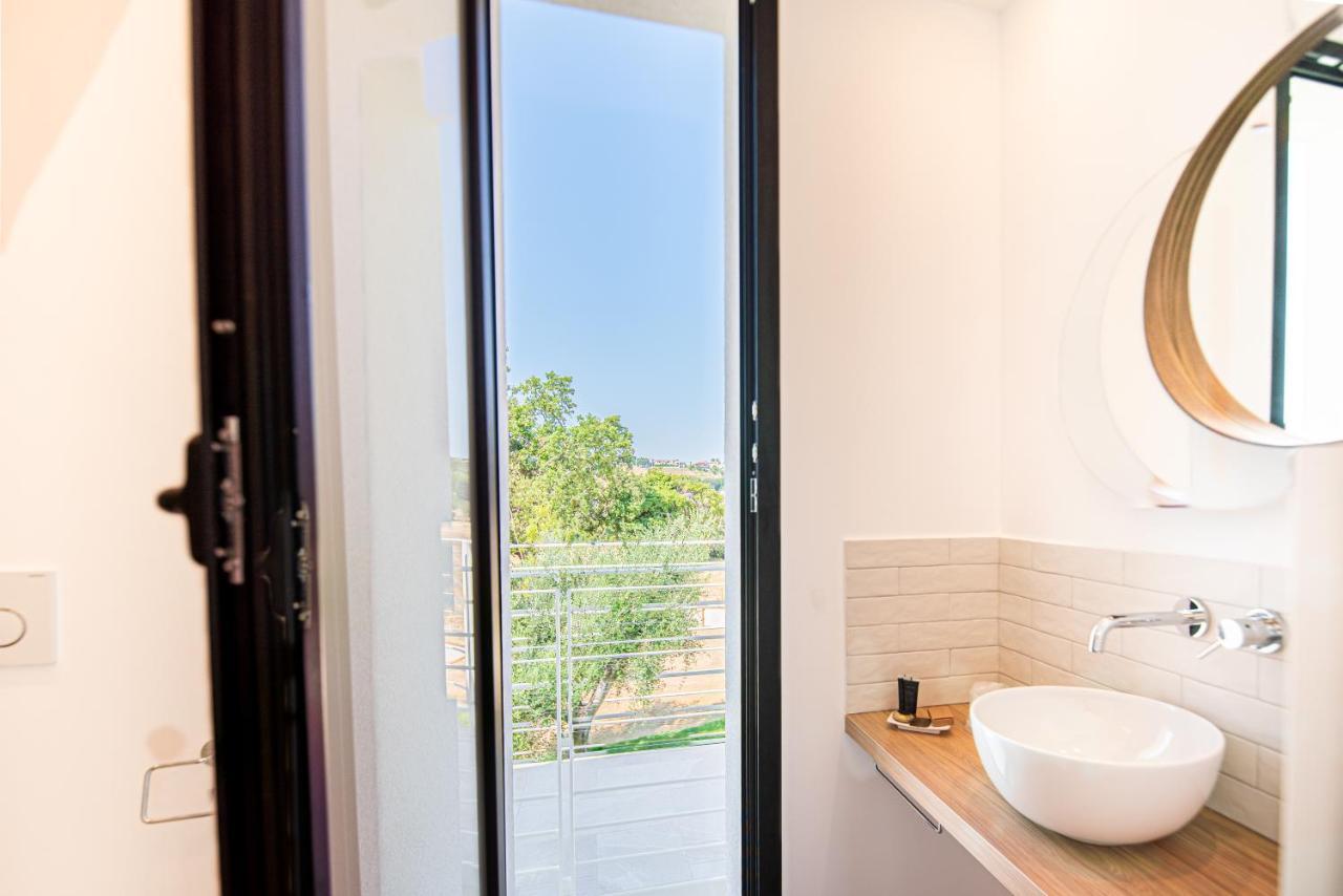 לינה וארוחת בוקר נומאנה La Perla Relais מראה חיצוני תמונה